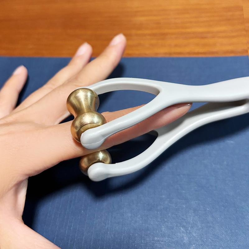Brass Bianstone Finger Massager Hand Joint Acupoint Scraping Roller Magic Tool for Slimming and Shaping, Multi-Functional Meridian Massager - image 3