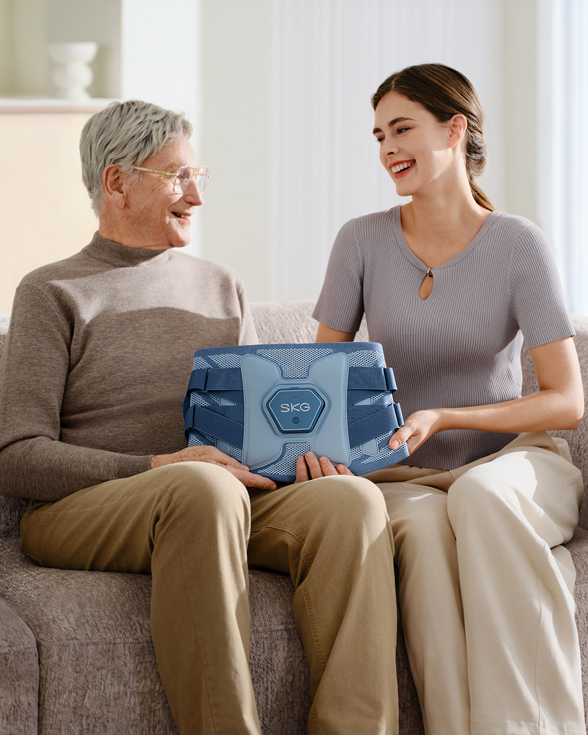 SKG Heated Lumbar Support Massager Belt with 4 Massage Nodes, 3 Heat Levels & Rechargeable Battery QS300