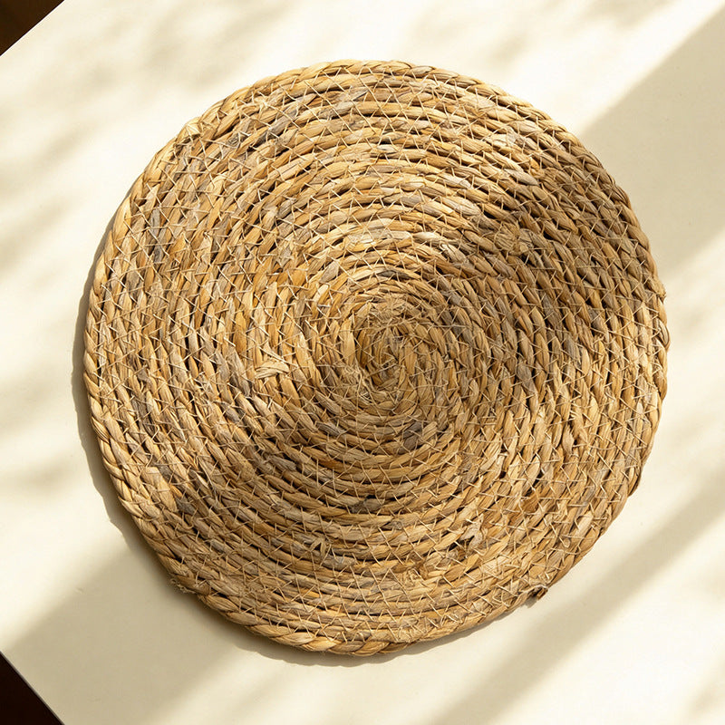 Hand-Woven Cattail Straw Round Mat, Dining Table Heat Insulation Mat, Household Anti-Scald Bowl Mat, Decorative Trendy Photo Mat - image 3