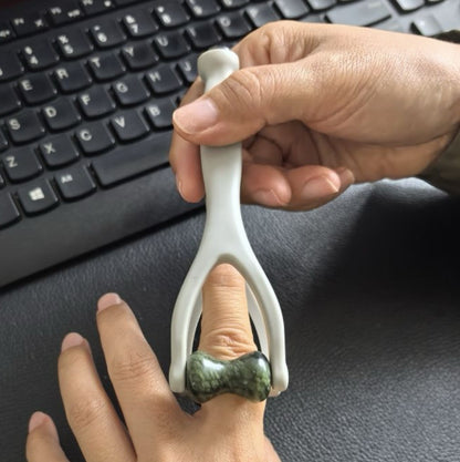 Natural Jade Finger Massager Hand Joint Roller Type Acupoint Pressure Clip Mouse Comic Hand Manufacturer Dropshipping - image 4